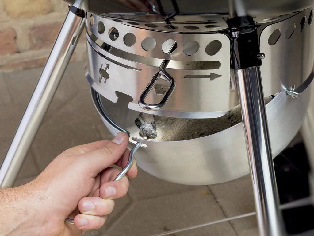 22-Inch Charcoal Grill M33685