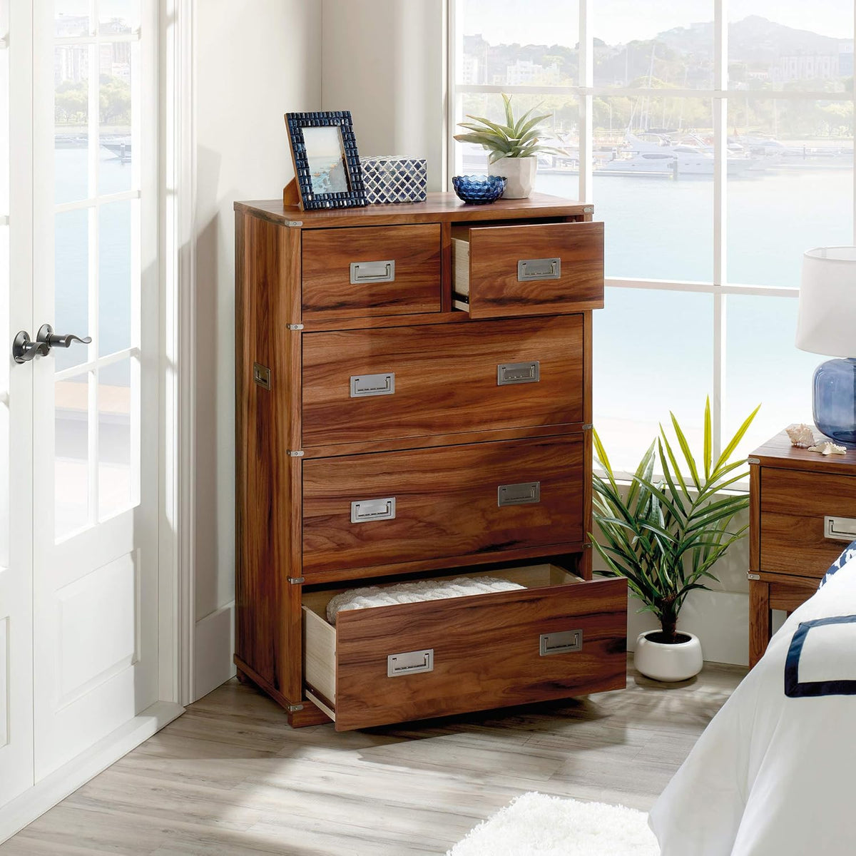 5 Drawer Dresser Z312775
