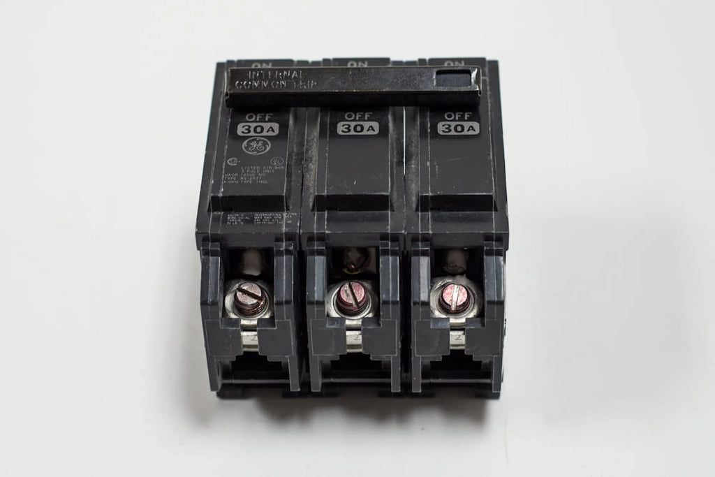 25A Plug In Circuit Breaker F325202
