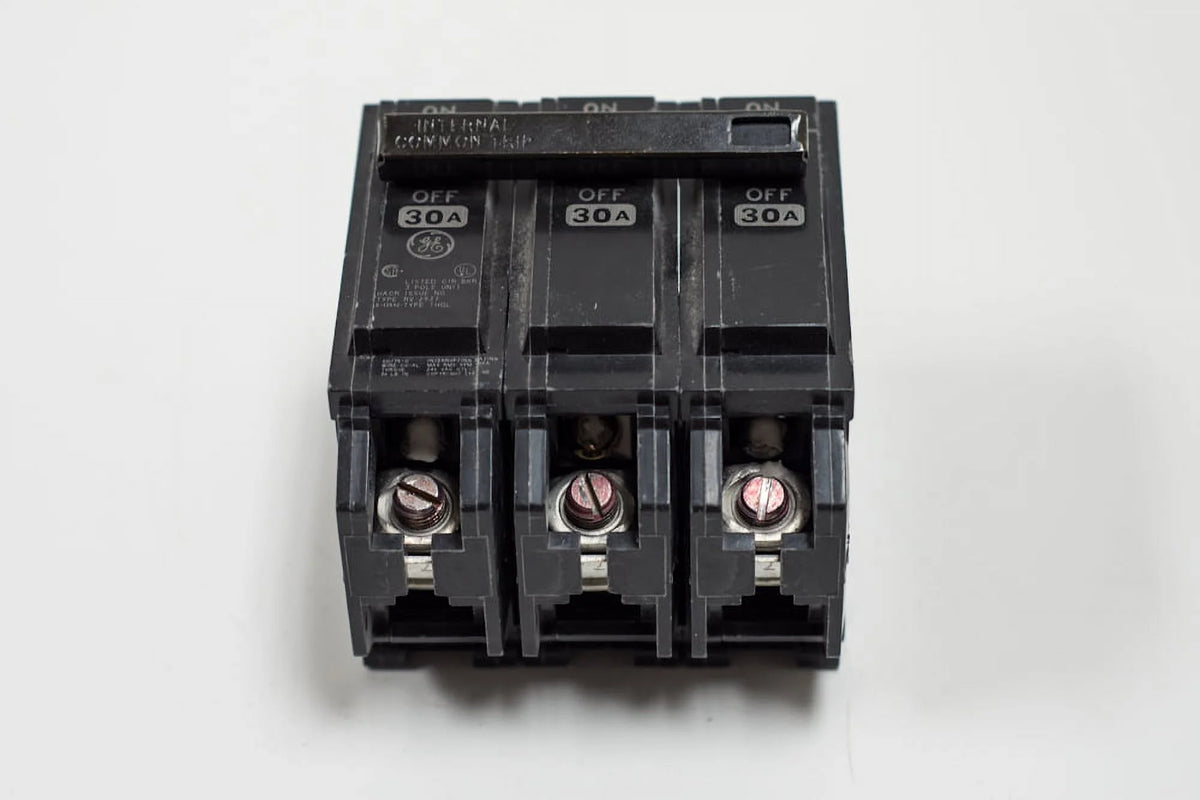 25A Plug In Circuit Breaker F325202