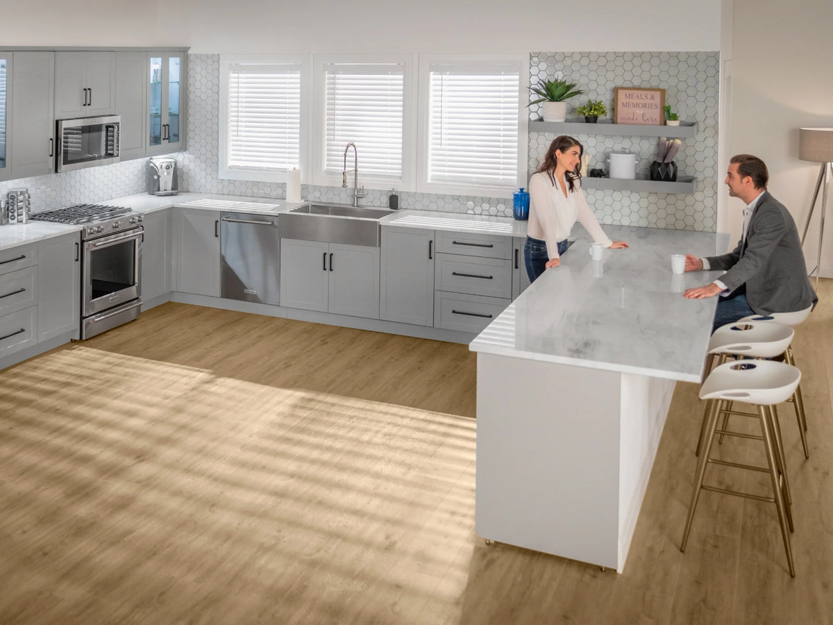 Natural Oak 5MM LVP Flooring 800 Sq ft P9793