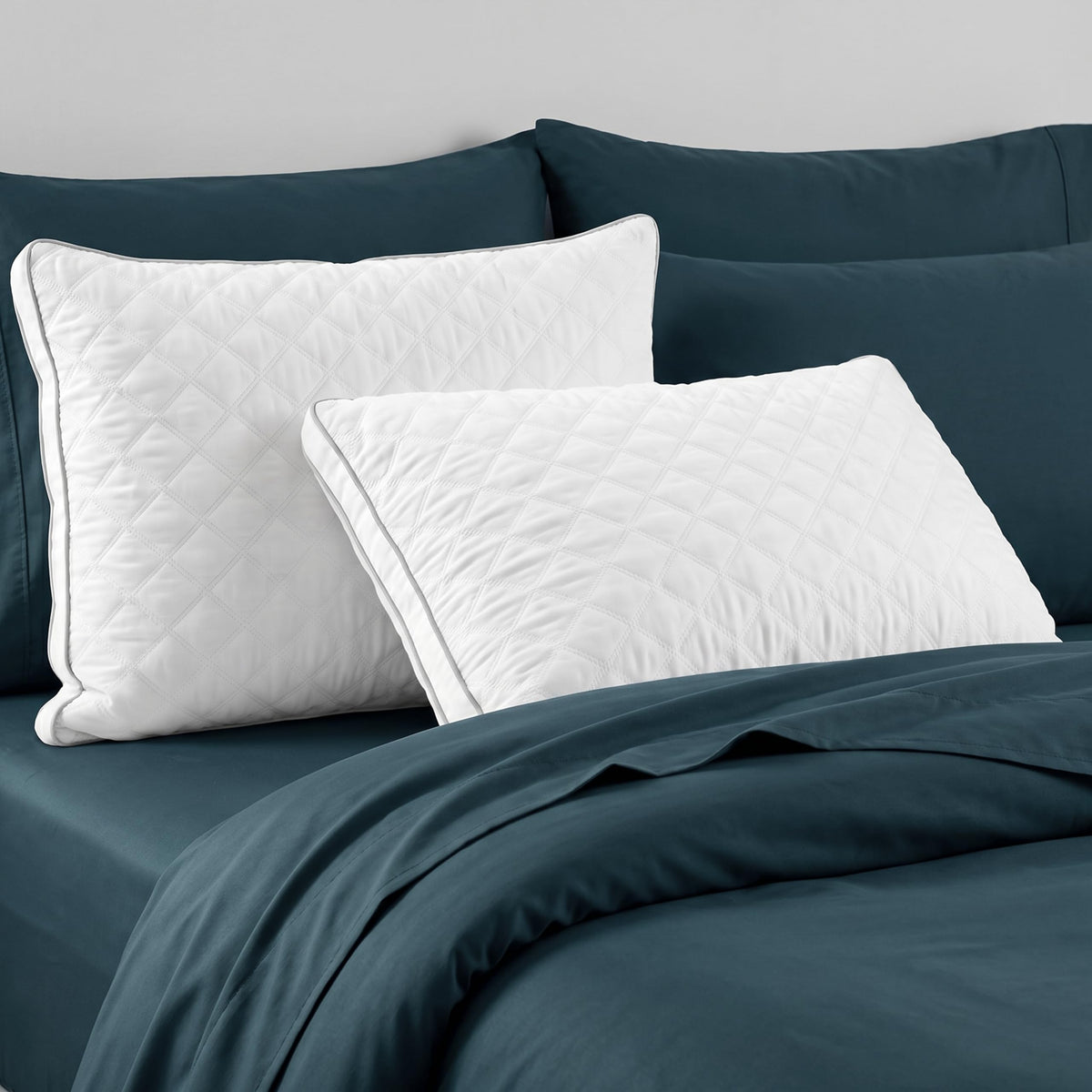 Set of 2 Quilted Down Alternative Bed Pillows King B77663