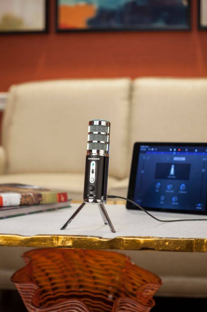 Satellite iOS/USB Broadcast Microphone A43812