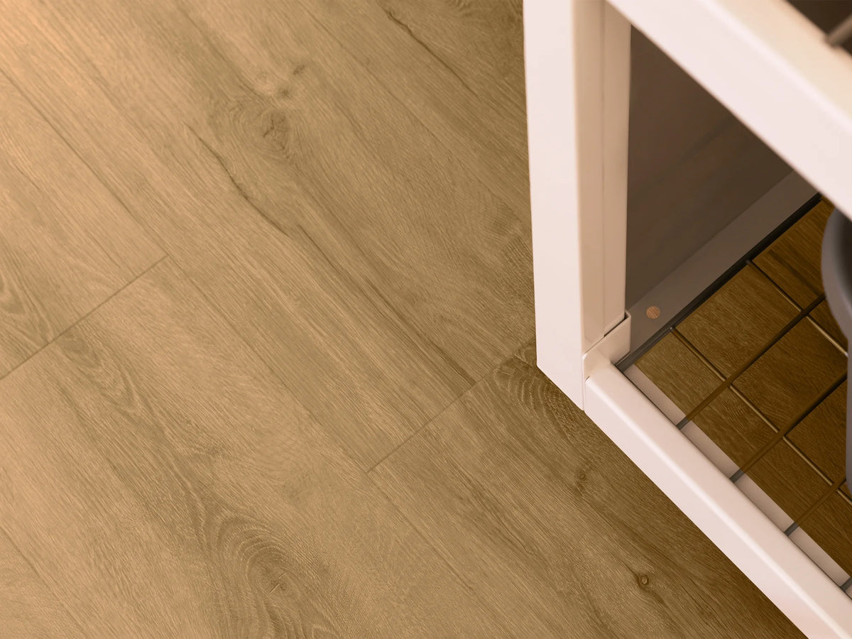 Natural Oak 5MM LVP Flooring 800 Sq ft P9793