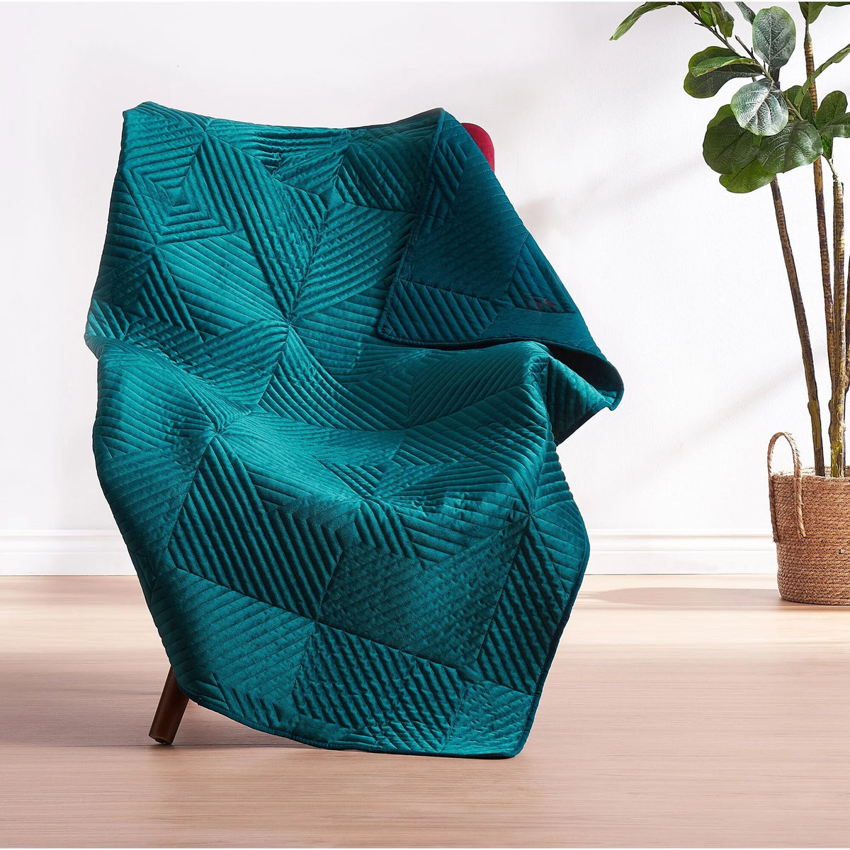 Riviera Velvet Quilted Throw Blanket Mauive Y8751
