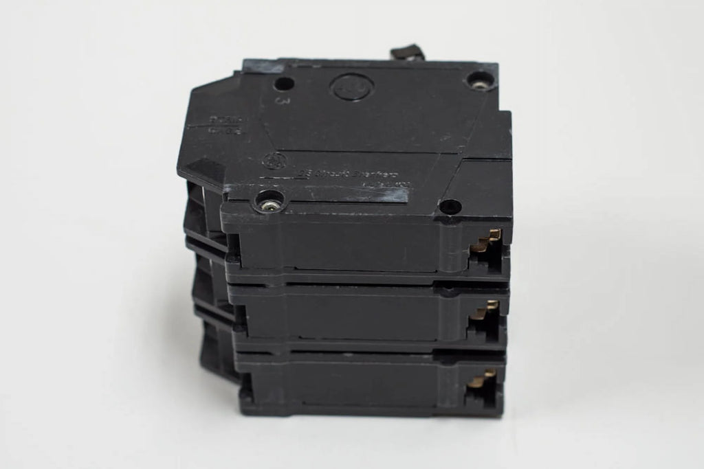 25A Plug In Circuit Breaker F325202