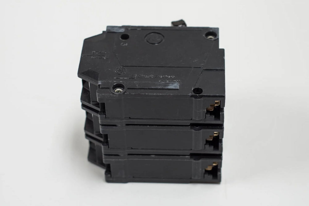 25A Plug In Circuit Breaker F325202