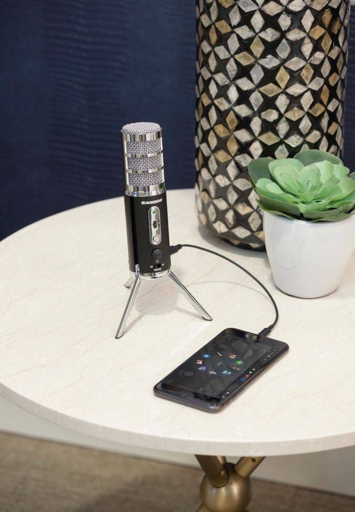 Satellite iOS/USB Broadcast Microphone A43812