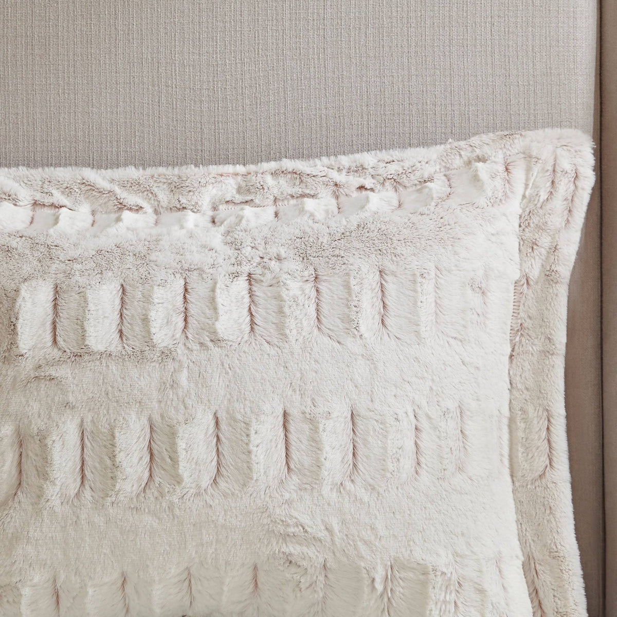 King/Cal King Long Fur Comforter Mini Set G1795